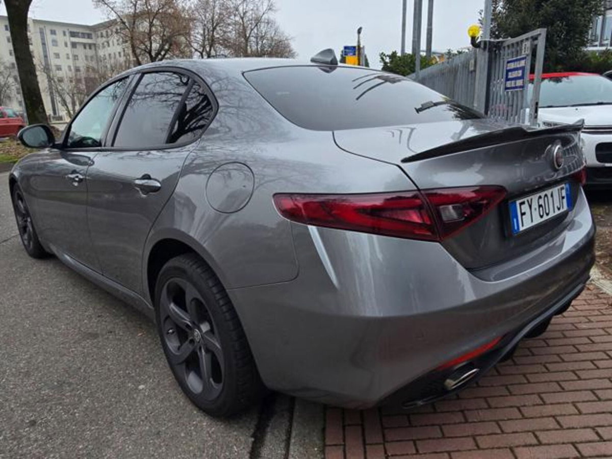 Alfa Romeo Giulia 2.2 Turbodiesel 160 CV AT8 Executive (5)