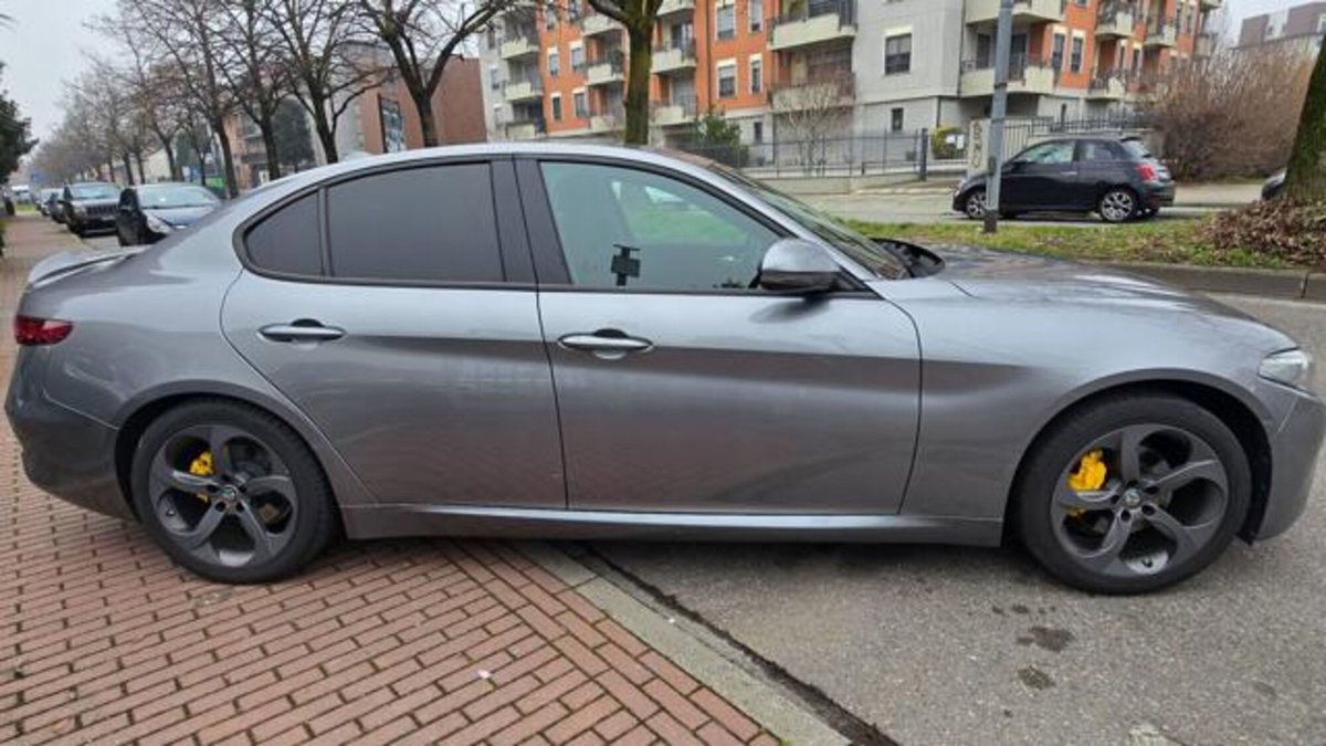 Alfa Romeo Giulia 2.2 Turbodiesel 160 CV AT8 Executive (9)