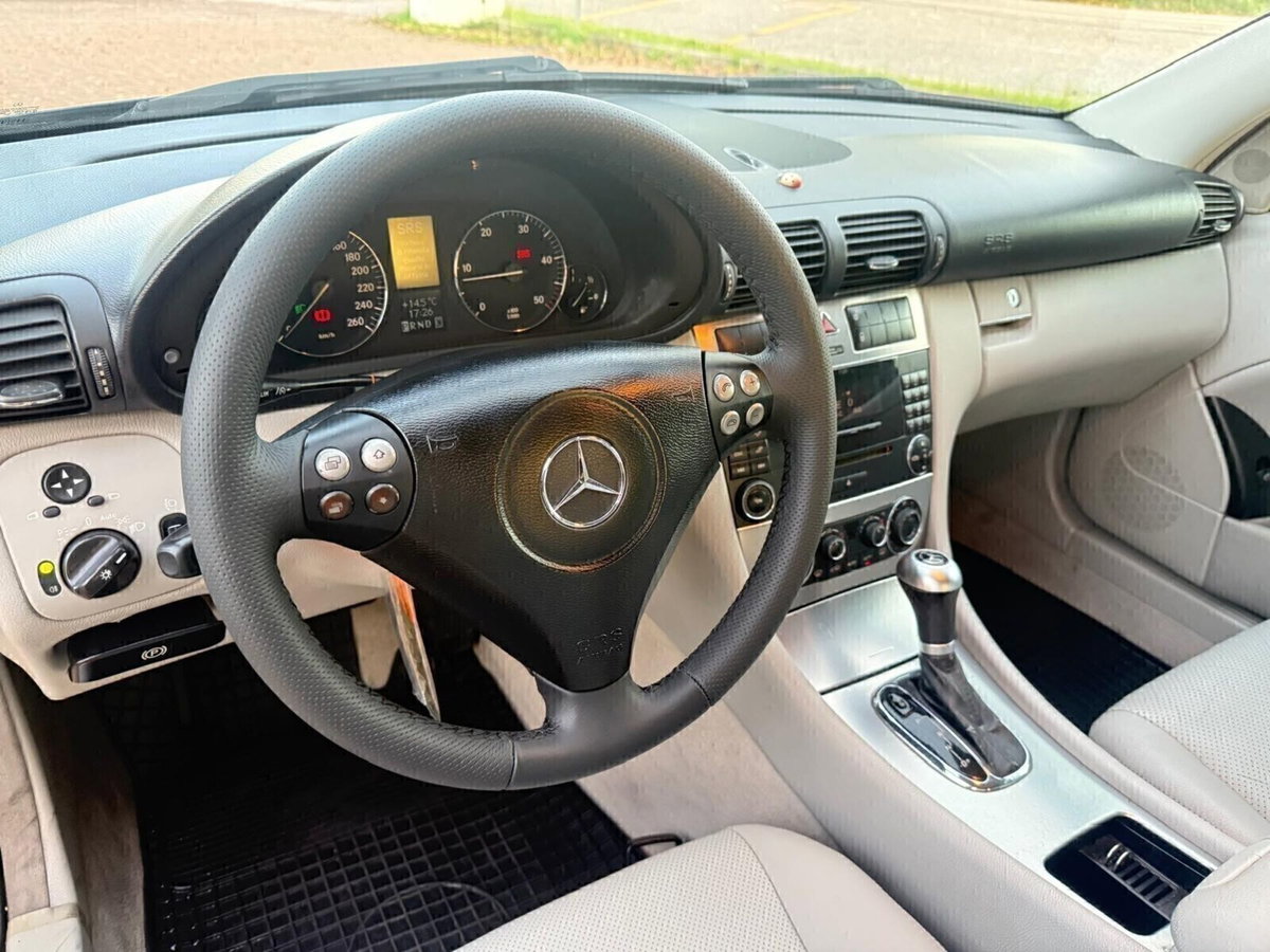 Mercedes-Benz Classe C Coupé 200 CDI cat Sportcoupé Avantgarde (11)