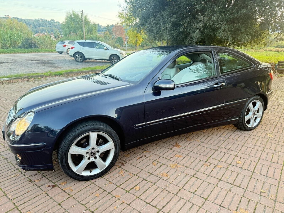 Mercedes-Benz Classe C Coupé 200 CDI cat Sportcoupé Avantgarde (2)
