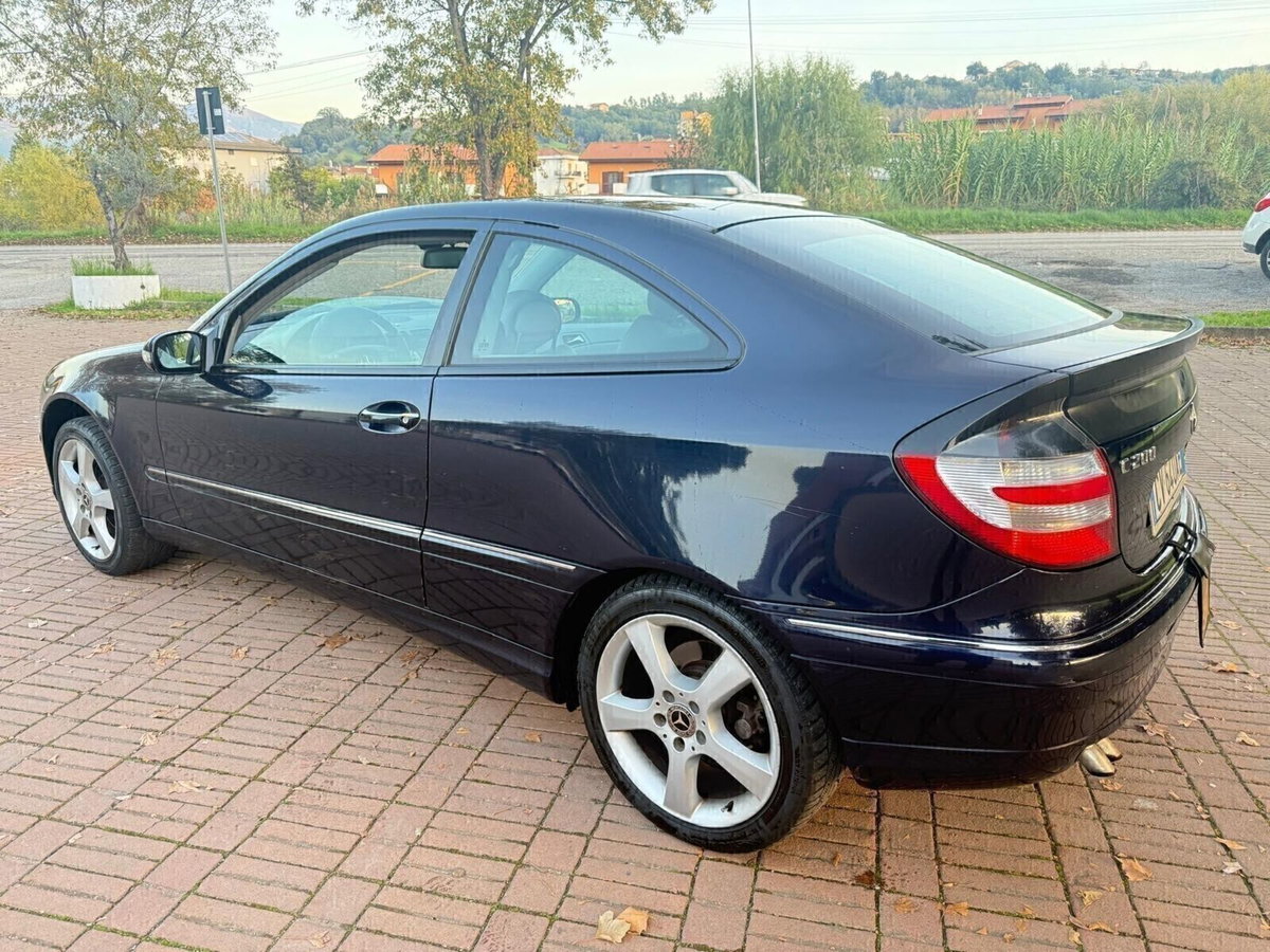 Mercedes-Benz Classe C Coupé 200 CDI cat Sportcoupé Avantgarde (3)
