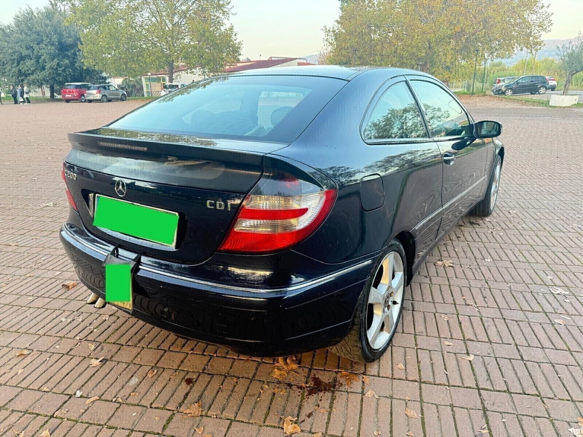 Mercedes-Benz Classe C Coupé 200 CDI cat Sportcoupé Avantgarde (4)