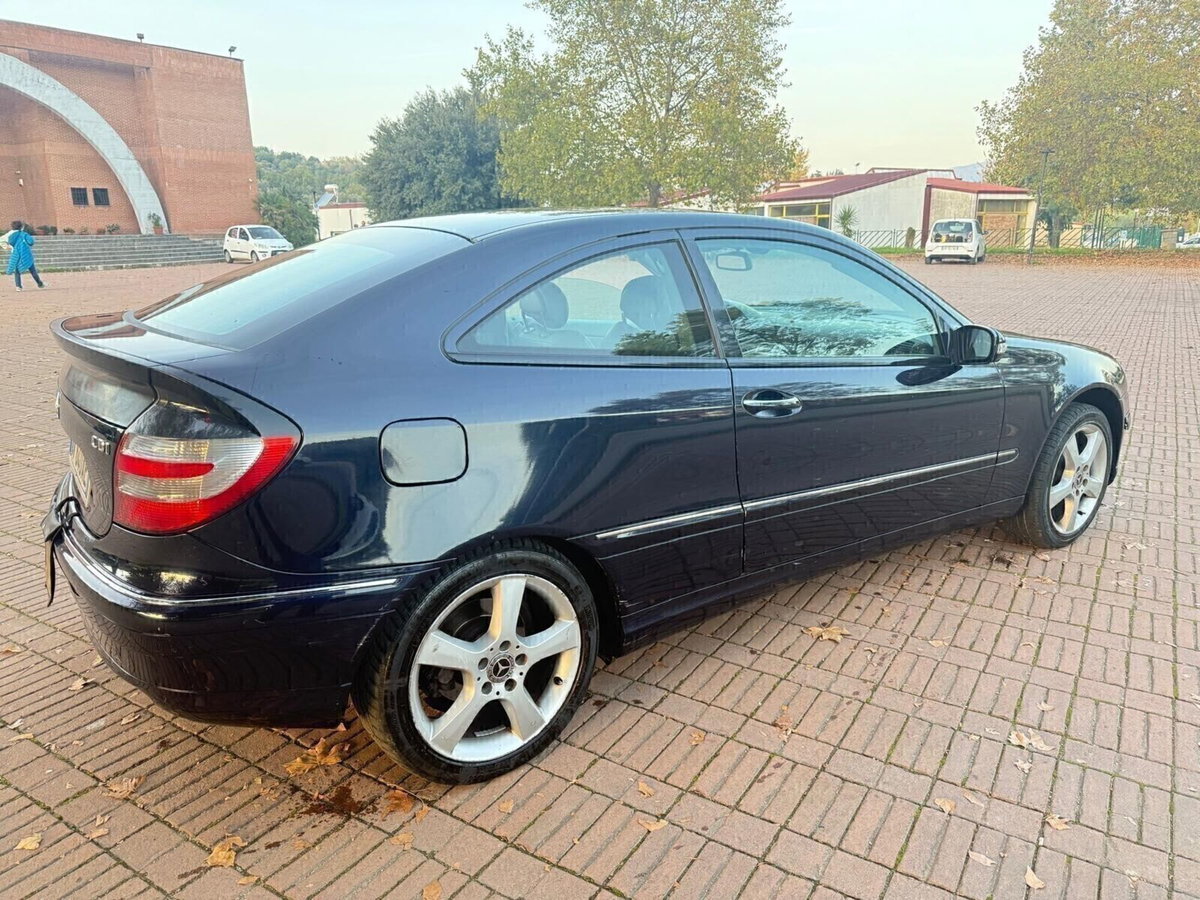 Mercedes-Benz Classe C Coupé 200 CDI cat Sportcoupé Avantgarde (5)