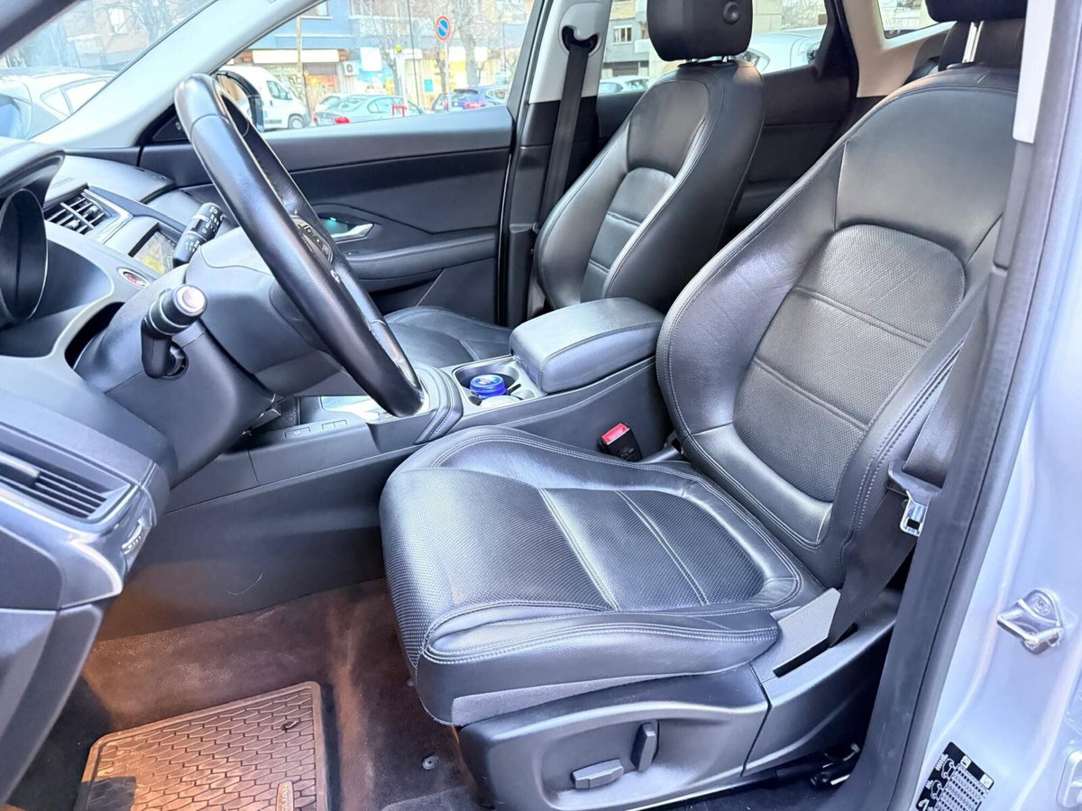 Jaguar E-Pace 2.0D 150 CV AWD aut. S (13)