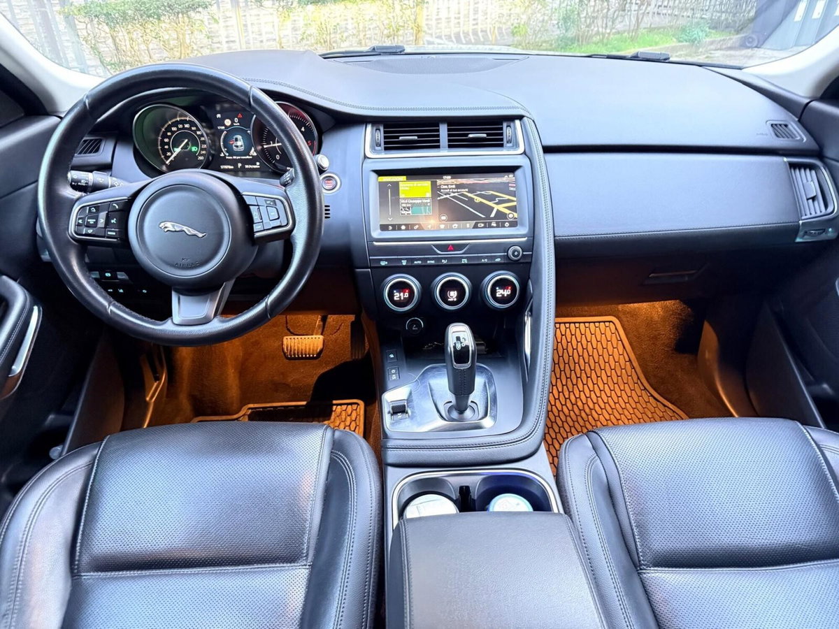 Jaguar E-Pace 2.0D 150 CV AWD aut. S (6)