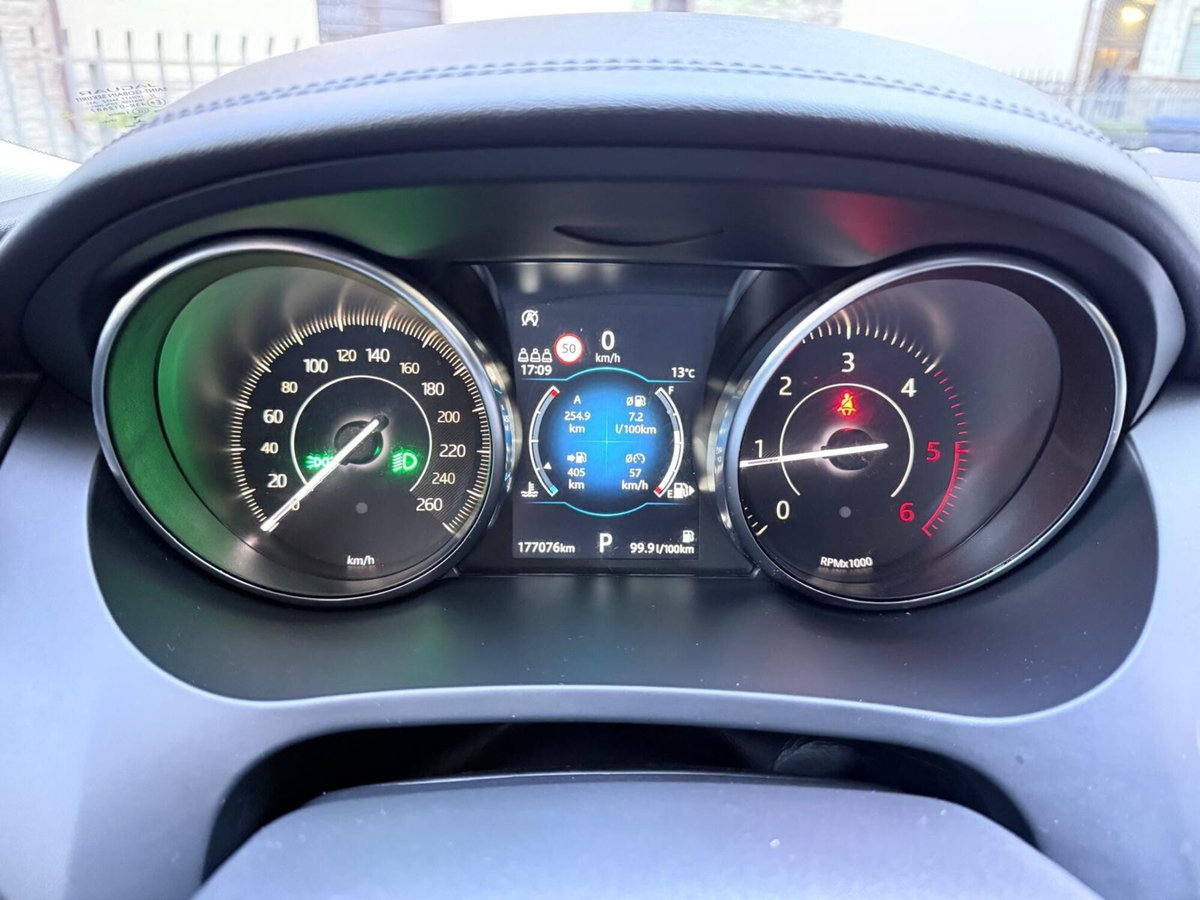 Jaguar E-Pace 2.0D 150 CV AWD aut. S (8)