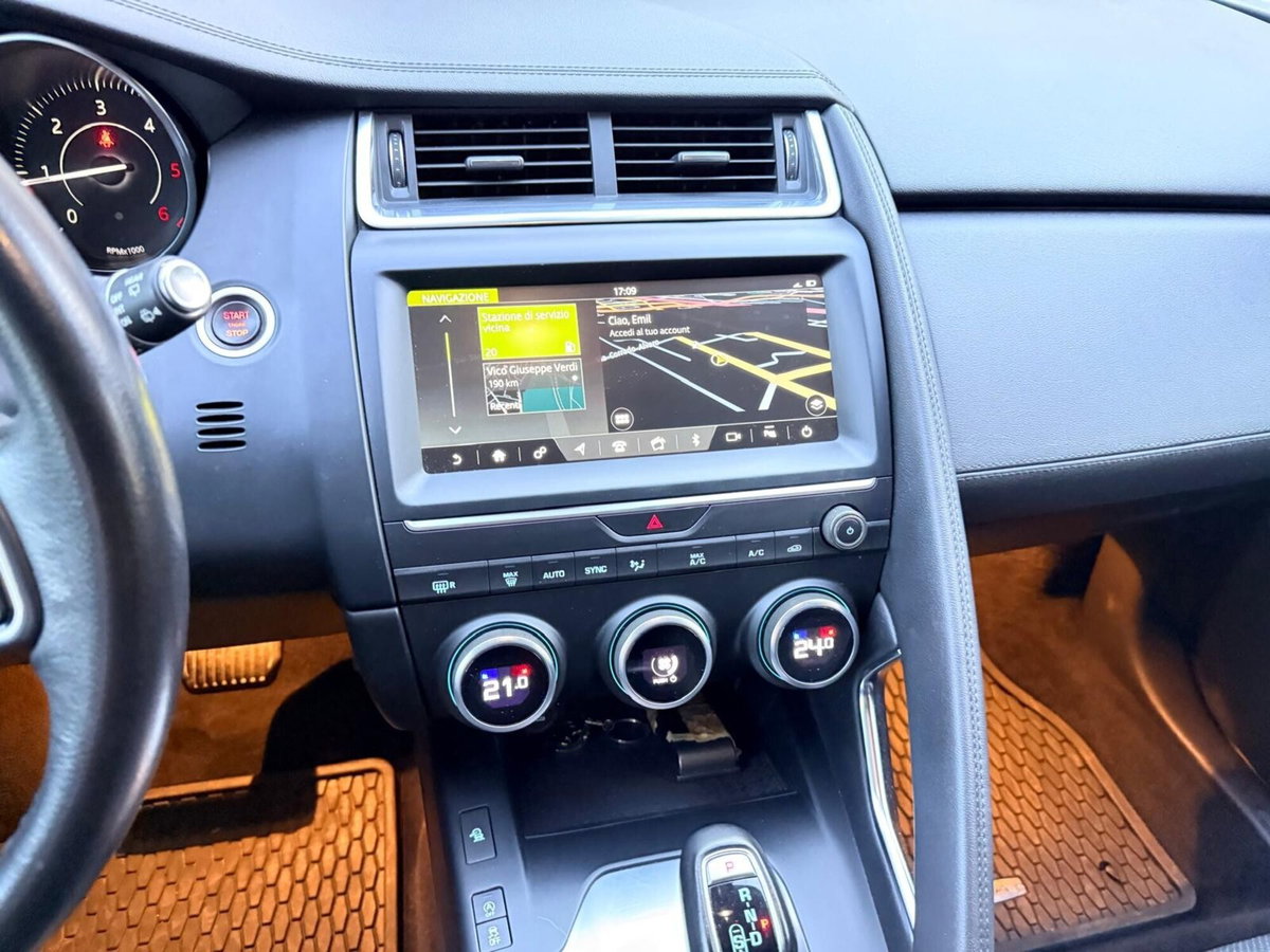 Jaguar E-Pace 2.0D 150 CV AWD aut. S (9)