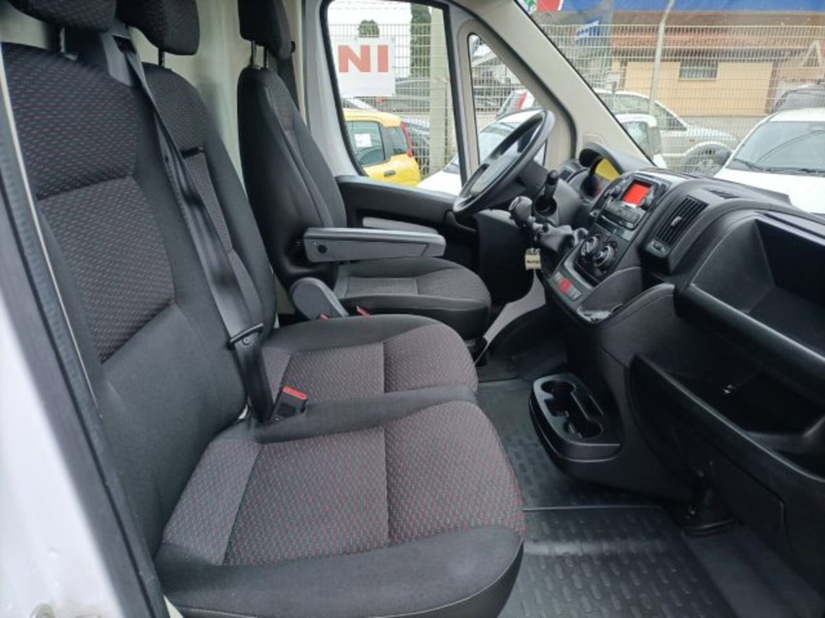 Peugeot Boxer Furgone 335 2.2 BlueHDi 140 S&S PM-TM Furgone Vetrato (10)