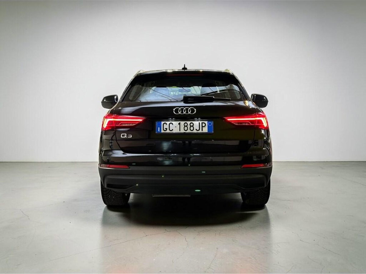 Audi Q3 35 2.0 tdi s-tronic (4)