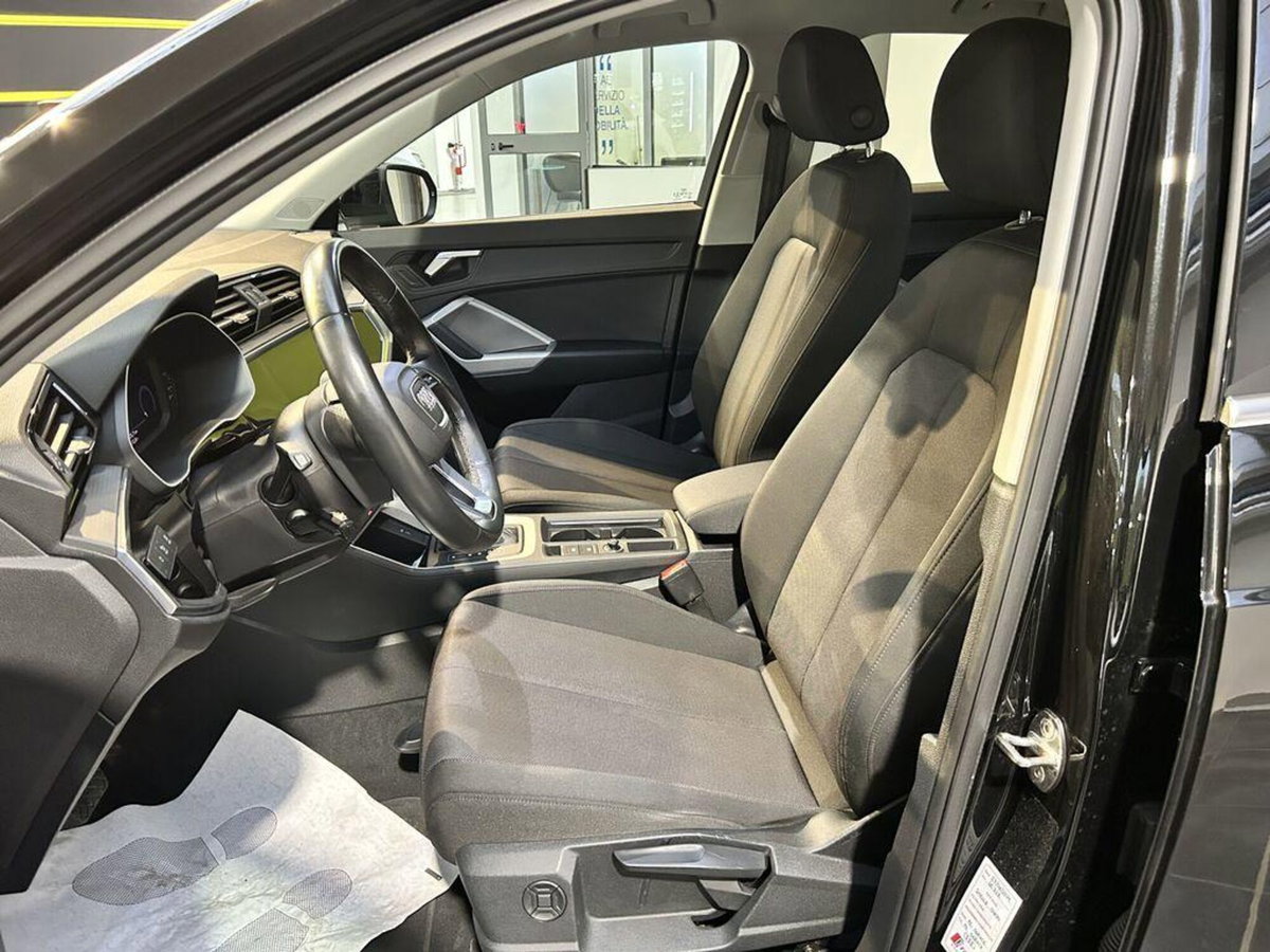 Audi Q3 35 2.0 tdi s-tronic (7)