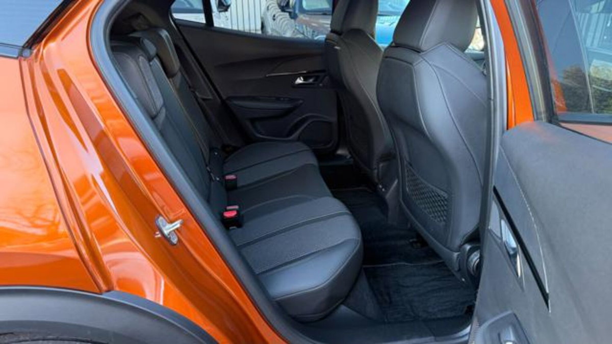 Peugeot 2008 1.2 puretech Style s&s 130cv eat8 (16)