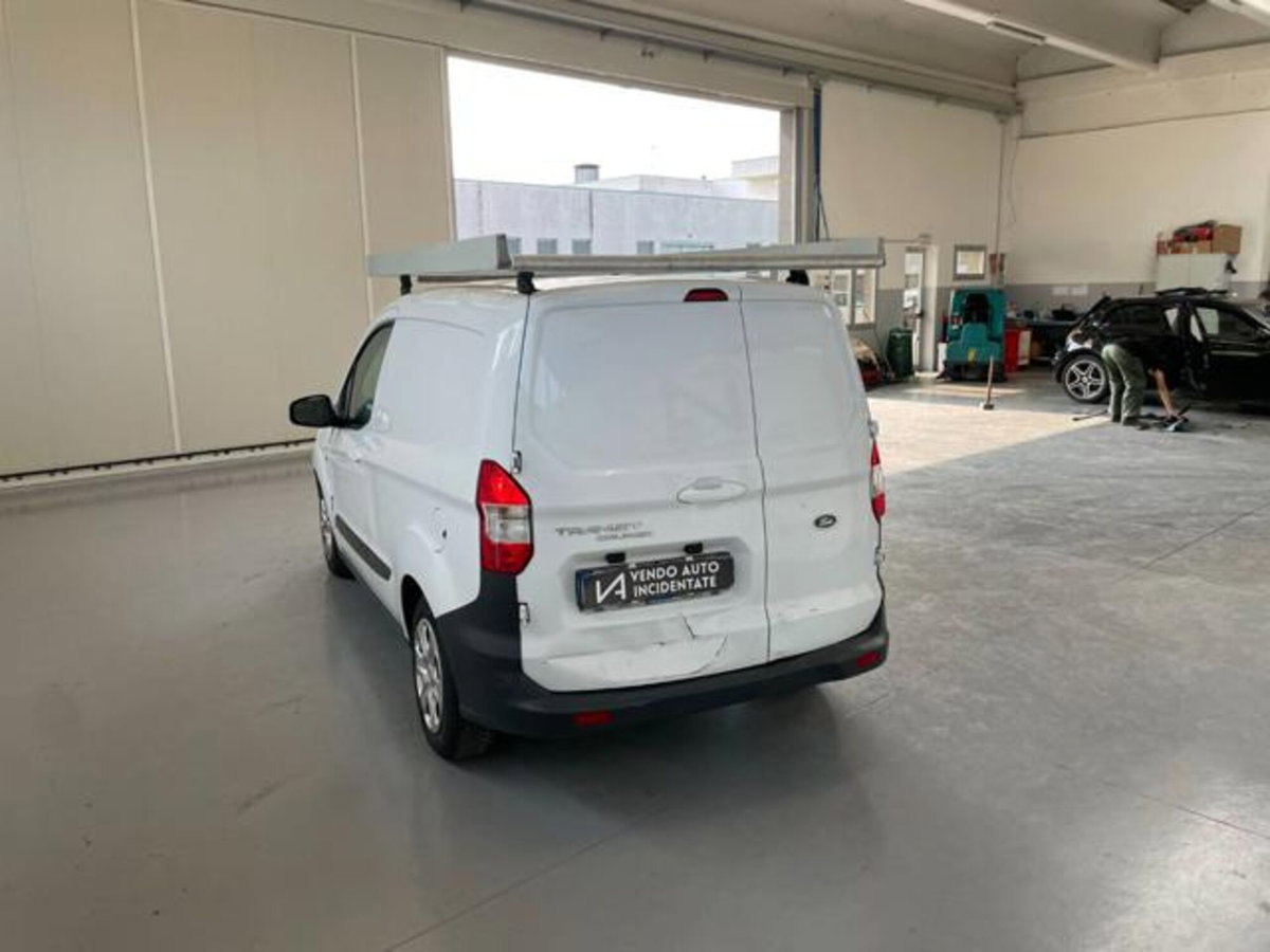 Ford Transit Courier 1.5 TDCi 75CV  Entry (5)