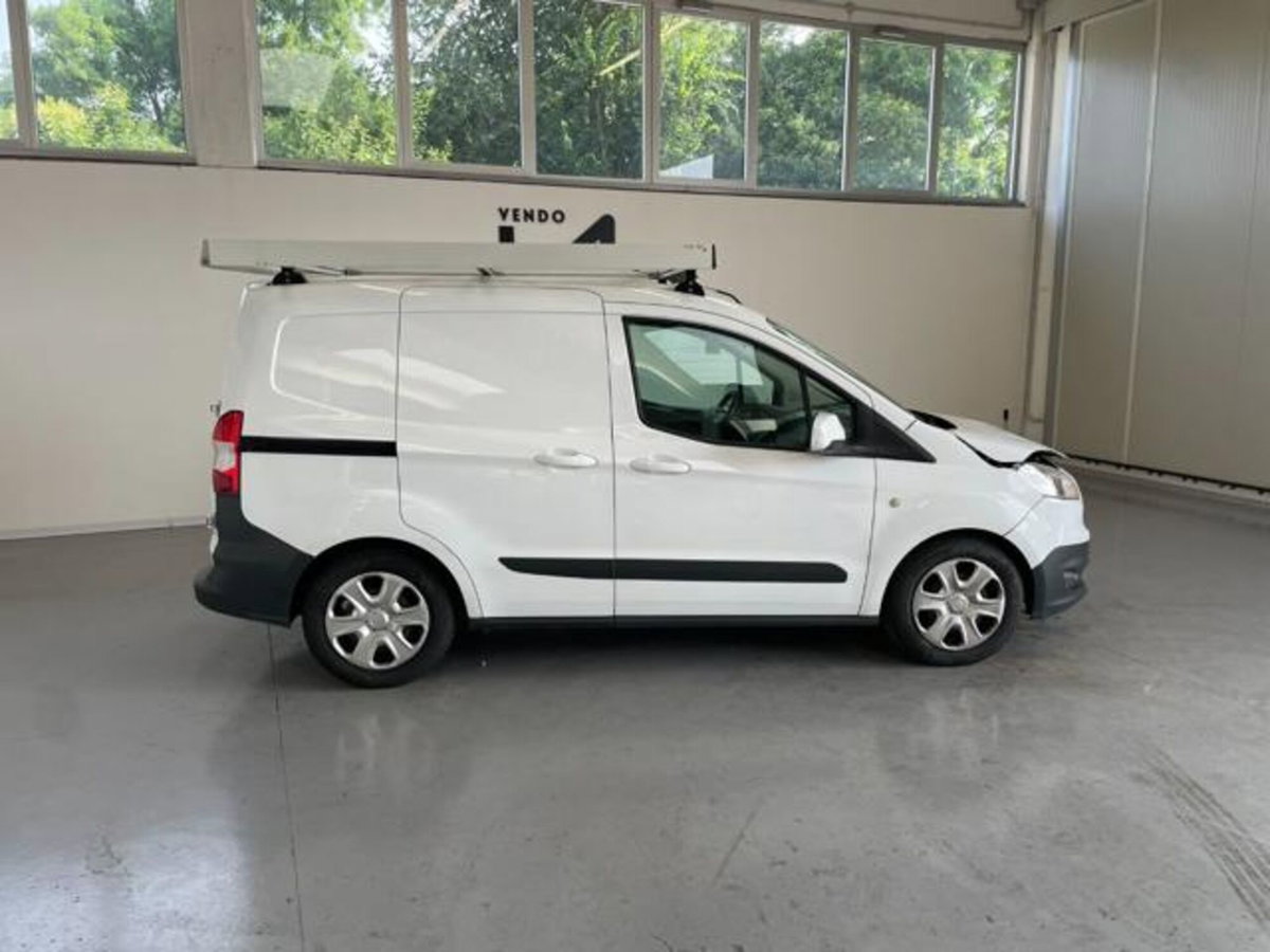 Ford Transit Courier 1.5 TDCi 75CV  Entry (8)