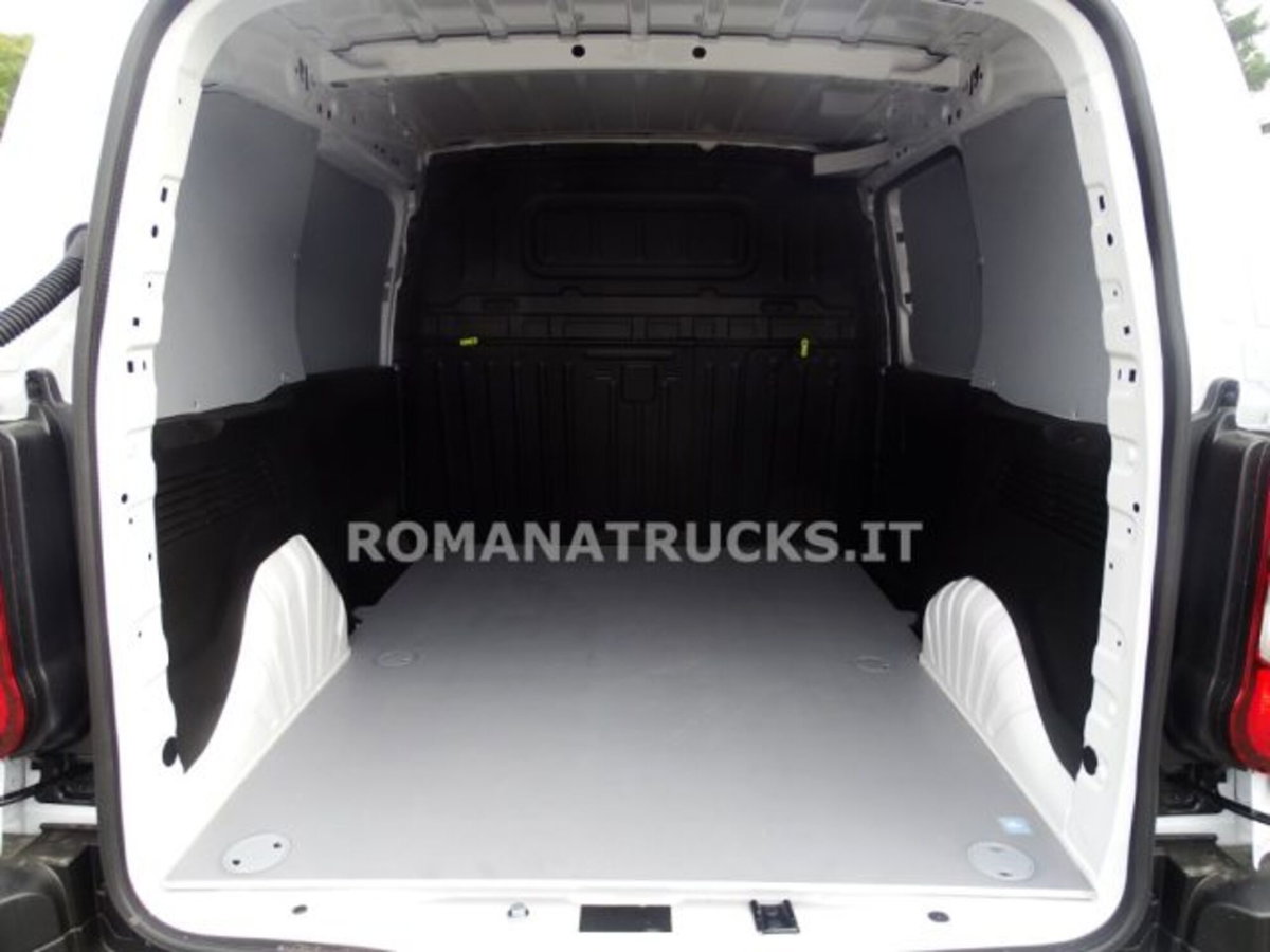 Opel Combo Furgone Cargo XL 1.5 Diesel 100 PL 950kg Essentia (10)