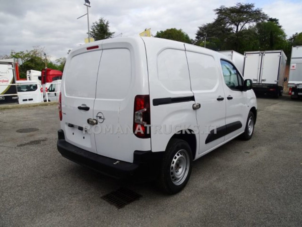 Opel Combo Furgone Cargo XL 1.5 Diesel 100 PL 950kg Essentia (6)