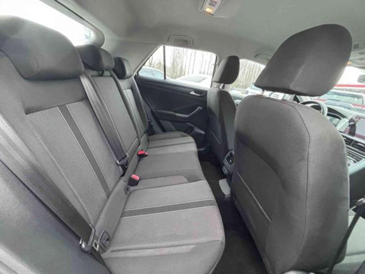 Volkswagen T-Roc 1.0 TSI Life (11)