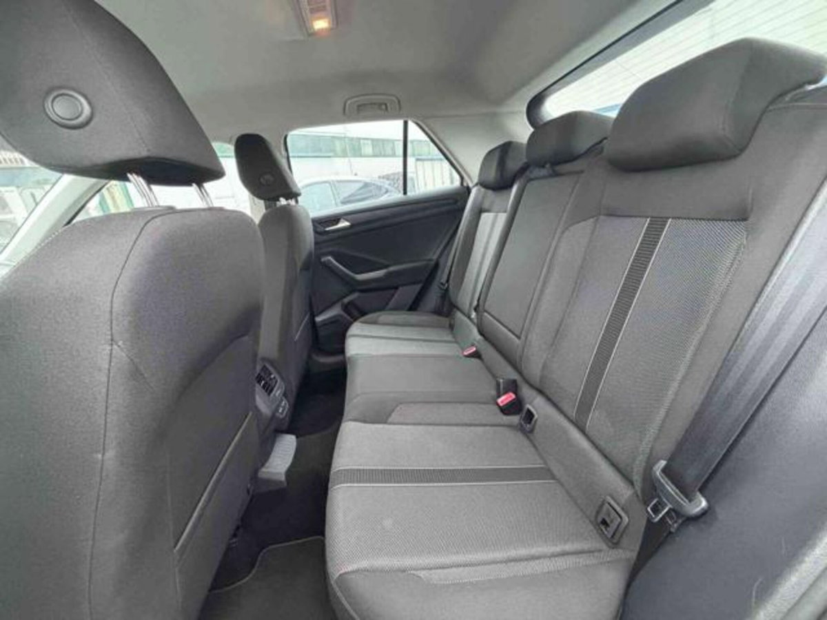 Volkswagen T-Roc 1.0 TSI Life (12)