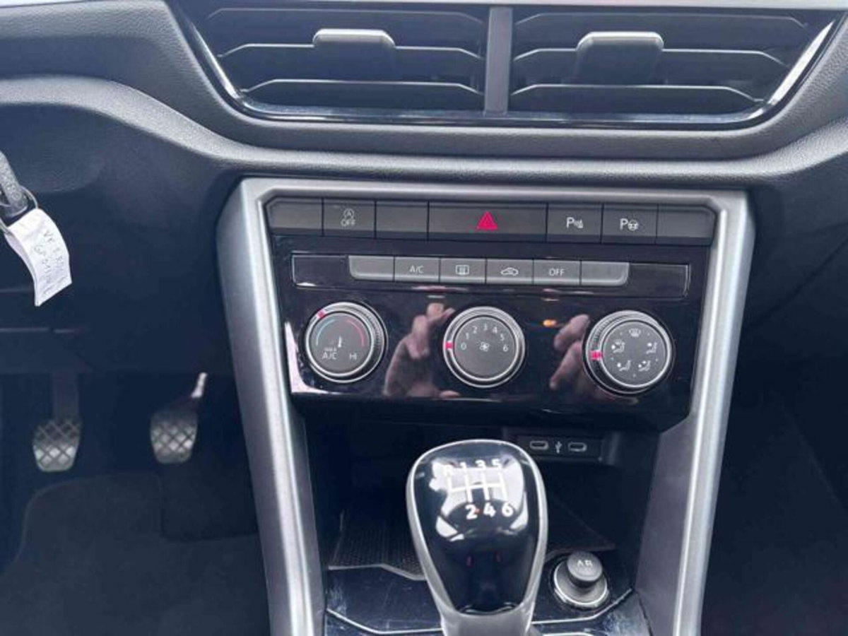 Volkswagen T-Roc 1.0 TSI Life (13)