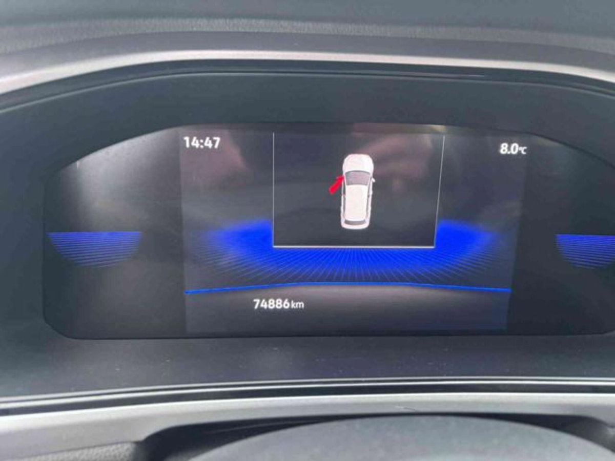 Volkswagen T-Roc 1.0 TSI Life (17)