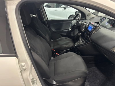 Lancia Ypsilon 1.0 FireFly 5 porte S&S Hybrid Gold Plus (11)