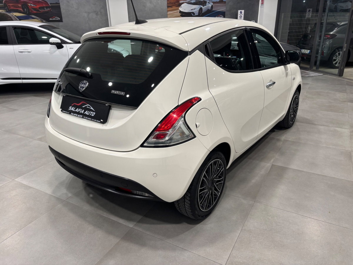 Lancia Ypsilon 1.0 FireFly 5 porte S&S Hybrid Gold Plus (6)