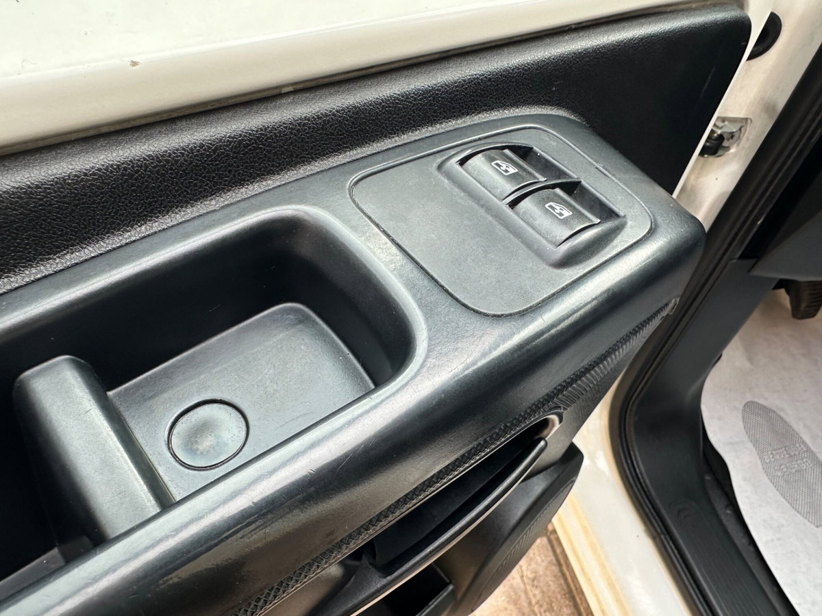 Peugeot Bipper 1.3 HDi 75 FAP Stop&Start Outdoor (10)