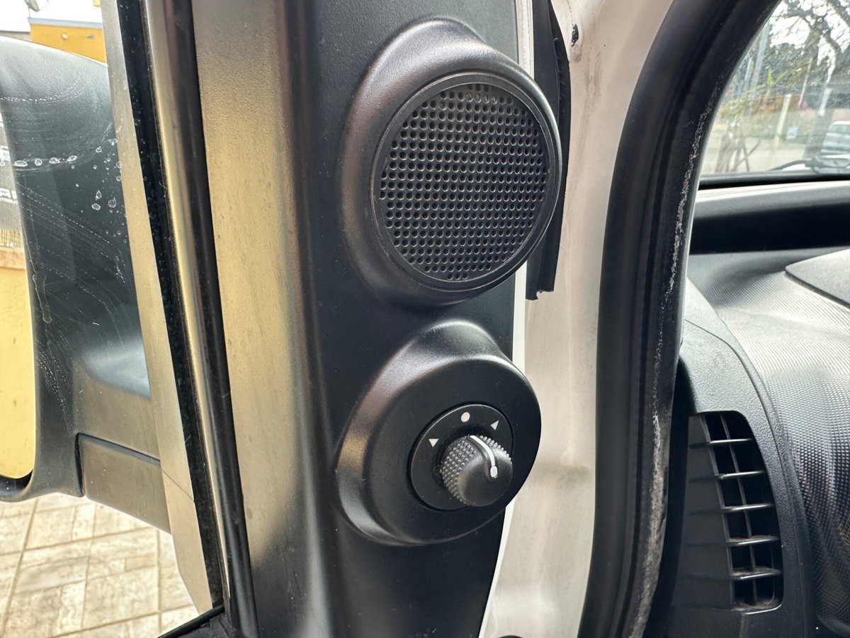 Peugeot Bipper 1.3 HDi 75 FAP Stop&Start Outdoor (11)