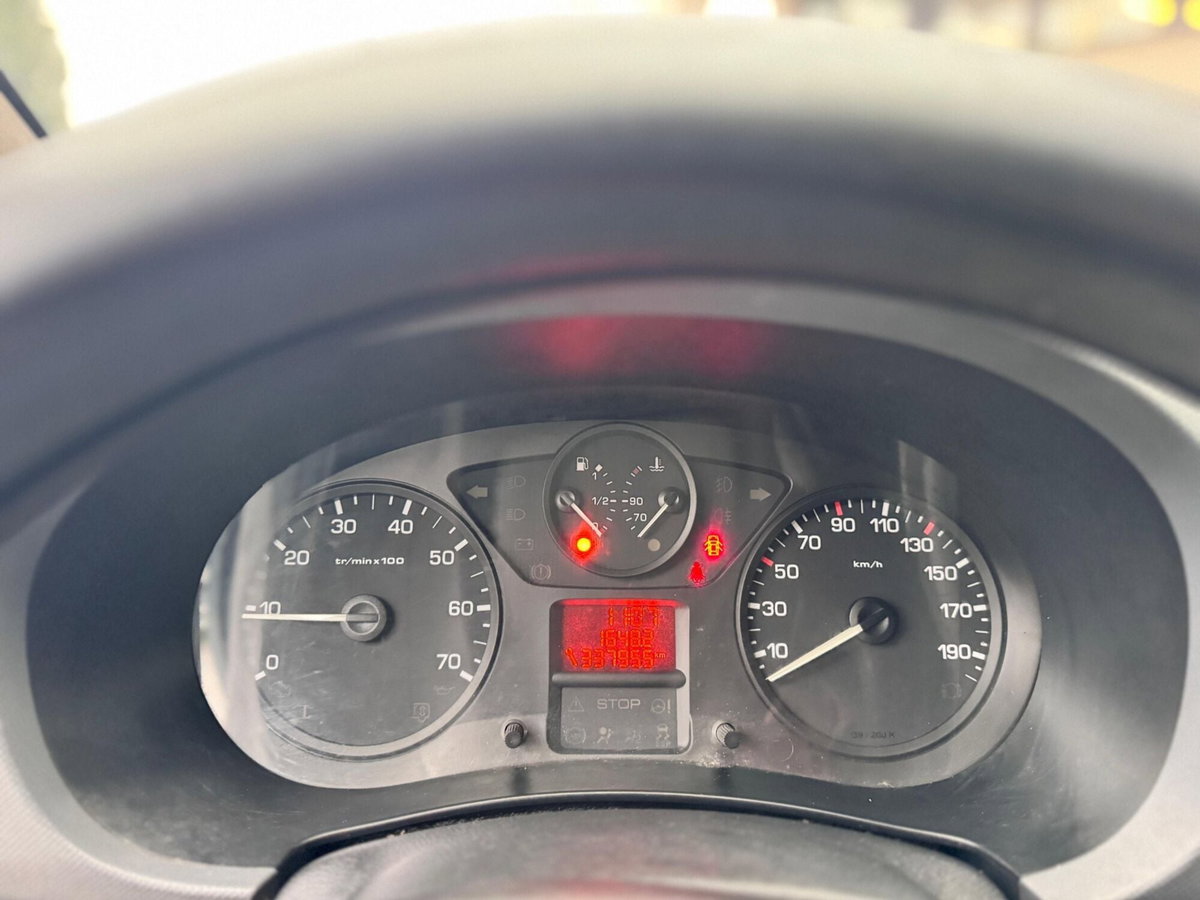 Citroen Berlingo 1.6 HDi 90CV Multispace (11)