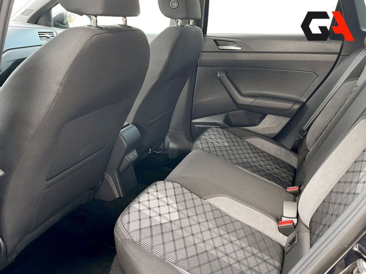 Volkswagen Taigo 1.0 tsi R-Line 115cv dsg (17)