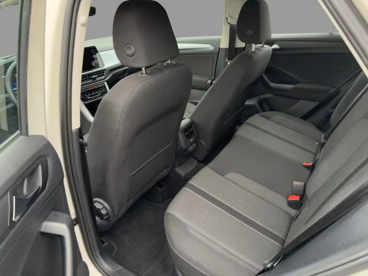 Volkswagen T-Roc 1.5 tsi Life dsg (8)