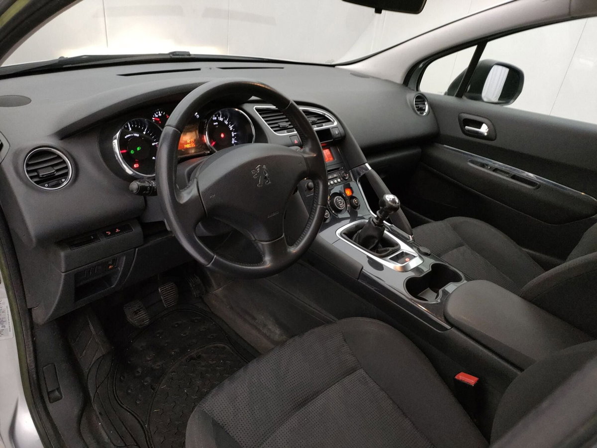 Peugeot 3008 2.0 HDi 150CV Active (10)