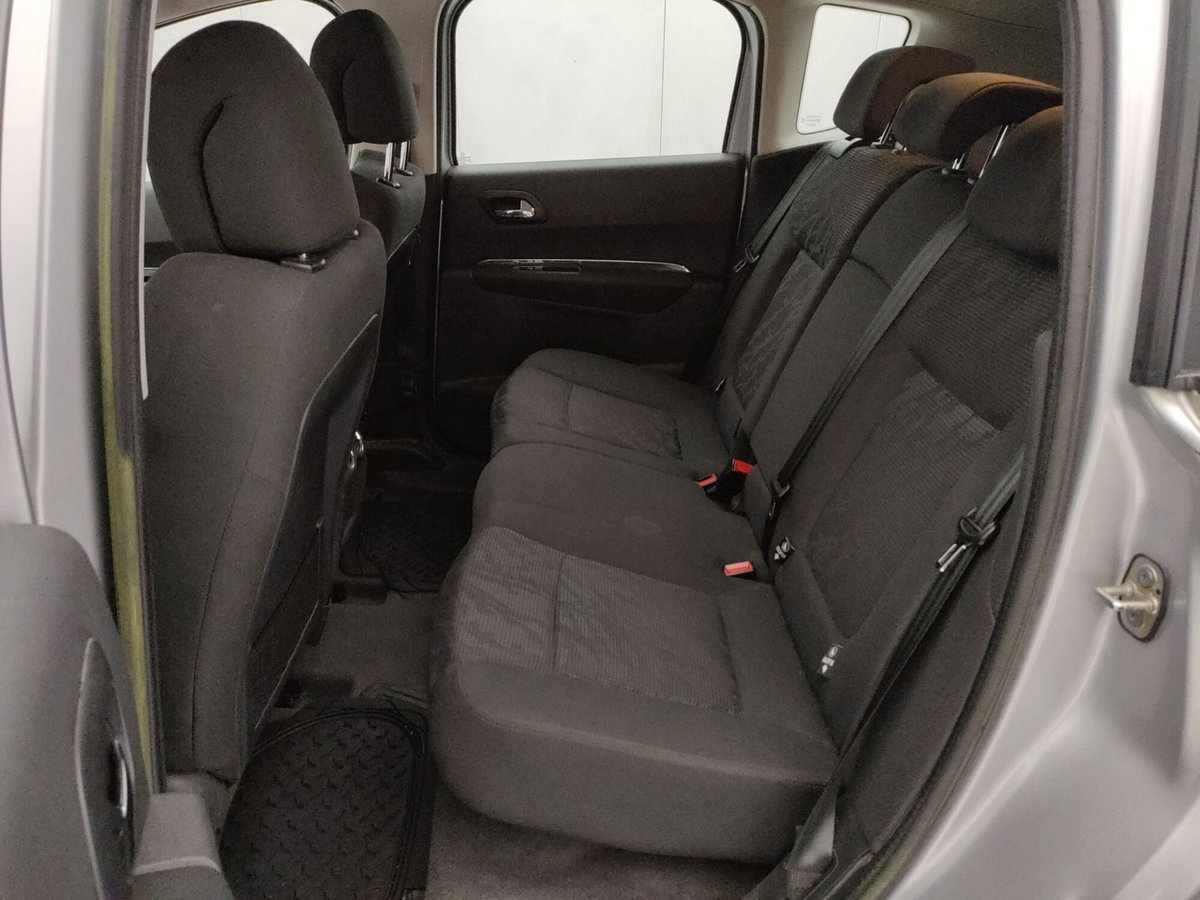 Peugeot 3008 2.0 HDi 150CV Active (11)