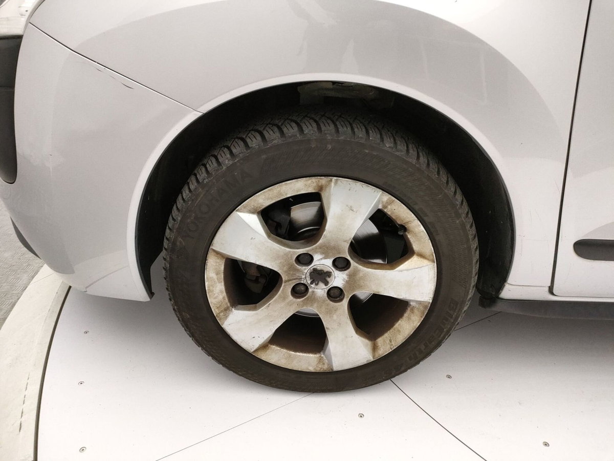 Peugeot 3008 2.0 HDi 150CV Active (13)