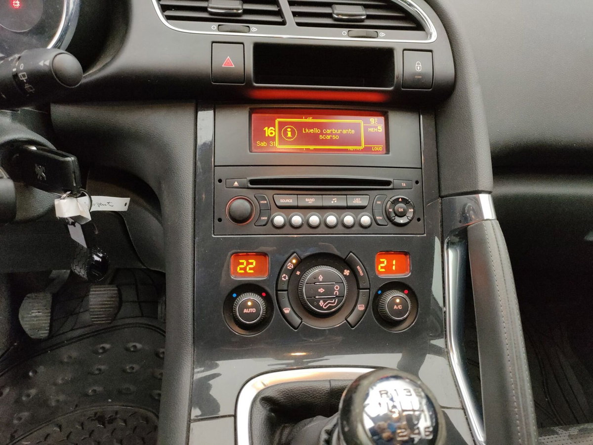 Peugeot 3008 2.0 HDi 150CV Active (15)