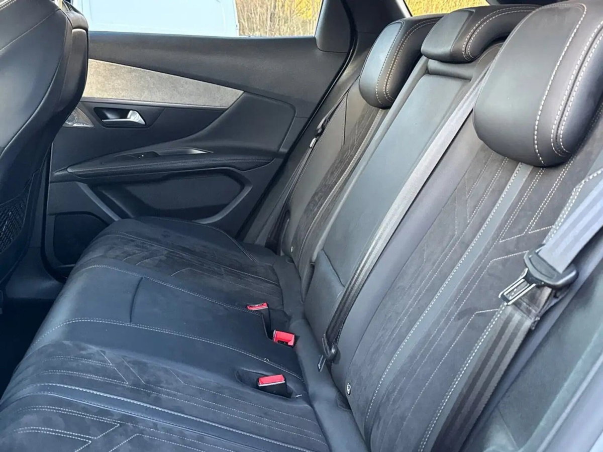 Peugeot 3008 Hybrid 225 e-EAT8 GT Pack (10)