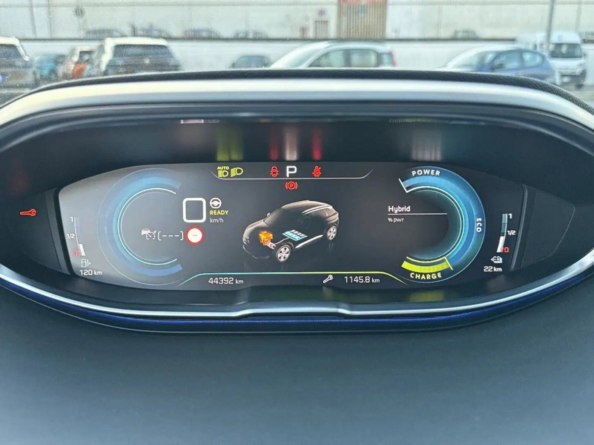 Peugeot 3008 Hybrid 225 e-EAT8 GT Pack (11)