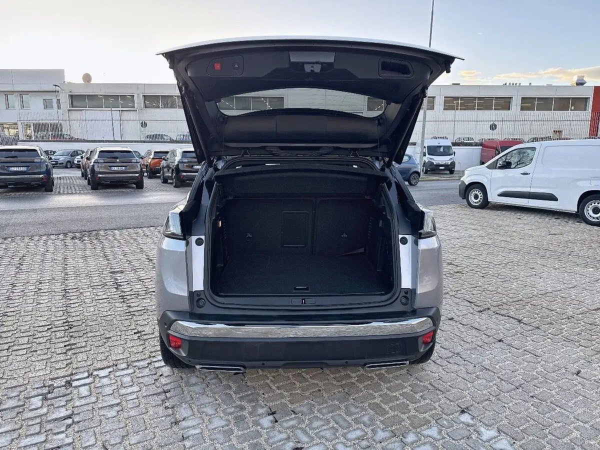 Peugeot 3008 Hybrid 225 e-EAT8 GT Pack (7)