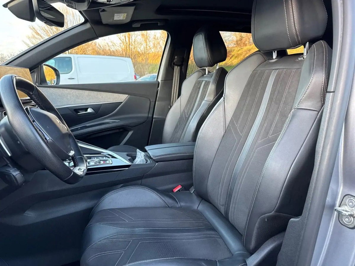 Peugeot 3008 Hybrid 225 e-EAT8 GT Pack (8)