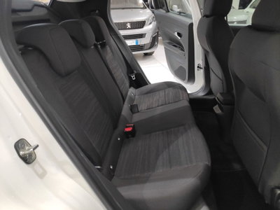 Jeep Avenger 1.2 turbo Summit fwd 100cv (6)