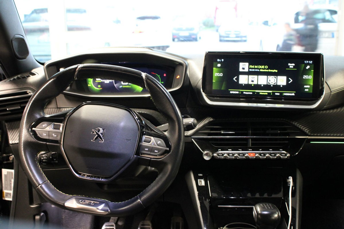 Peugeot 2008 BlueHDi 110 S&S GT (7)