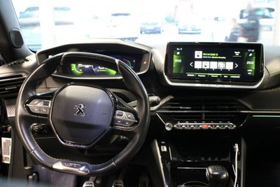Peugeot 2008 BlueHDi 110 S&S GT (7)