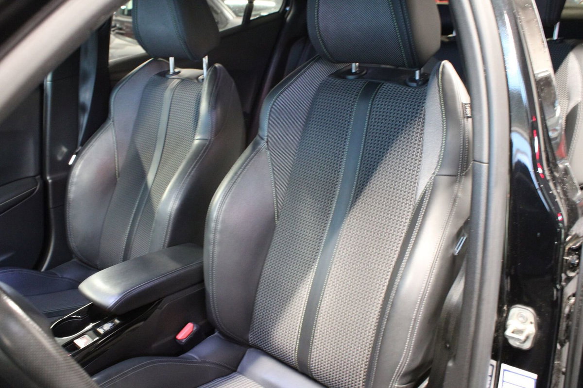 Peugeot 2008 BlueHDi 110 S&S GT (9)