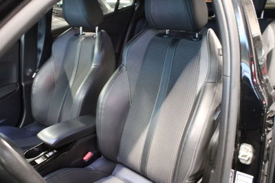 Peugeot 2008 BlueHDi 110 S&S GT (9)