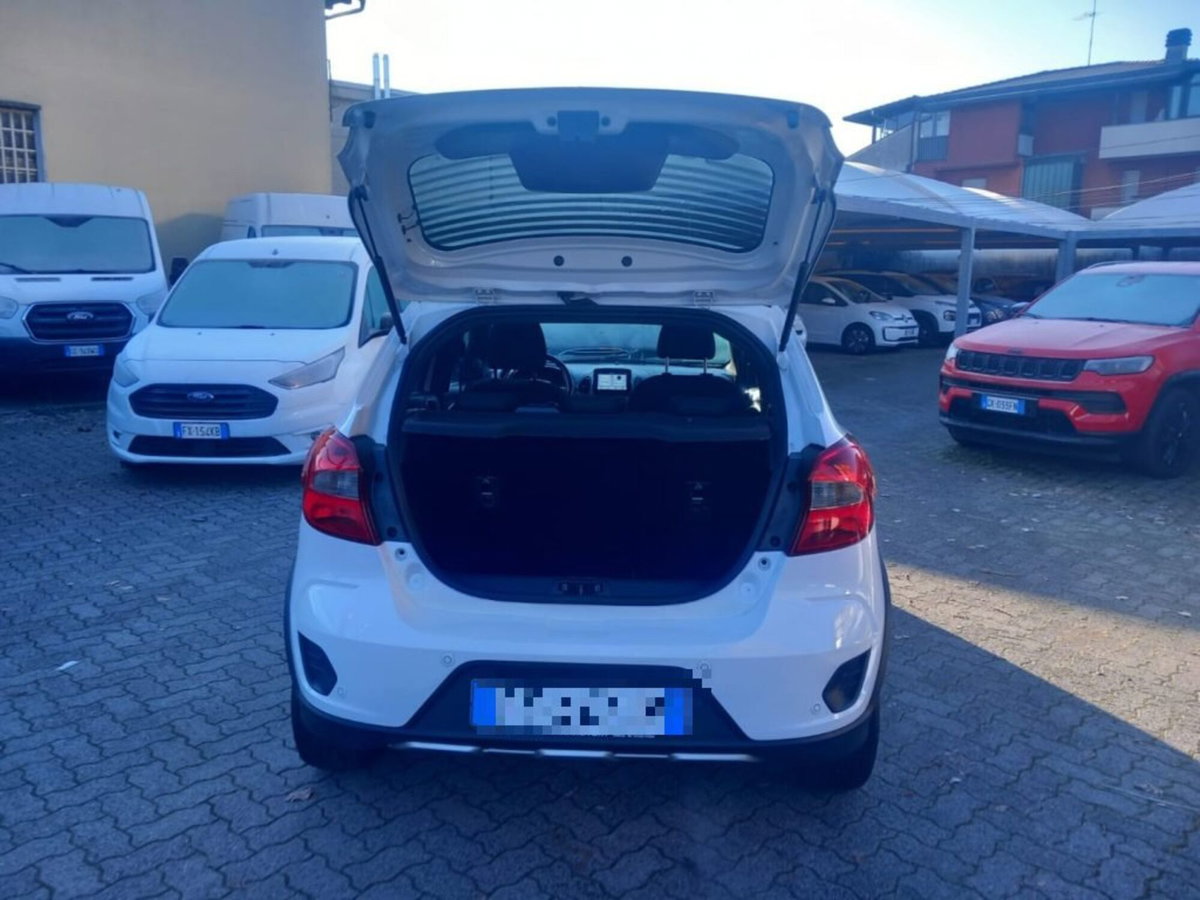 Ford Fiesta 1.1 85 CV 5 porte Plus (10)