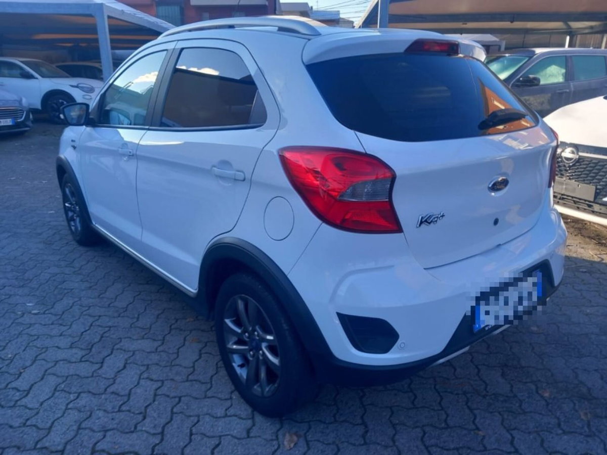 Ford Fiesta 1.1 85 CV 5 porte Plus (2)