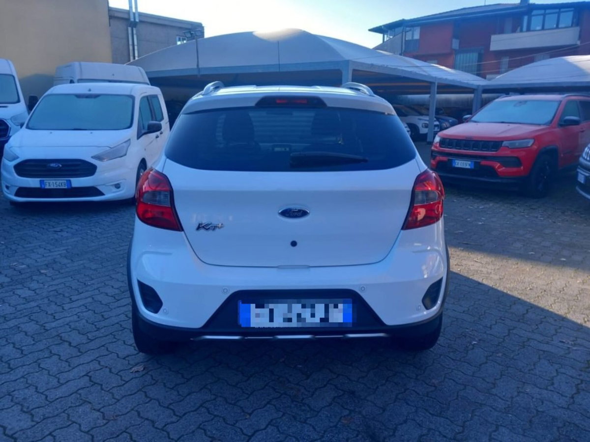 Ford Fiesta 1.1 85 CV 5 porte Plus (9)