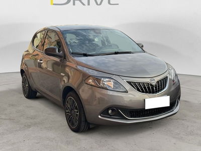 Lancia Ypsilon 1.0 FireFly 5 porte S&S Hybrid Ecochic A. Ferretti usata