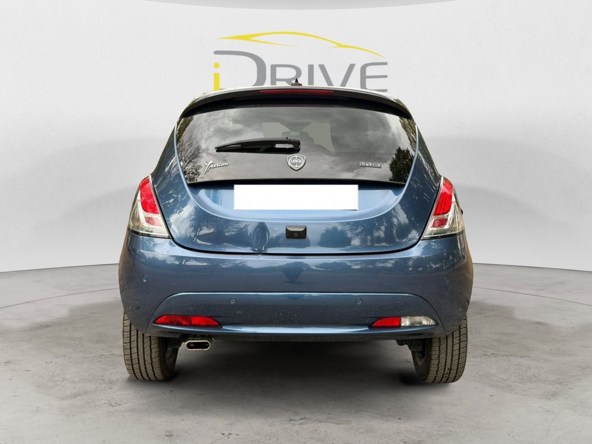 Lancia Ypsilon 1.2 69 CV 5 porte GPL Ecochic Alberta Ferretti (6)