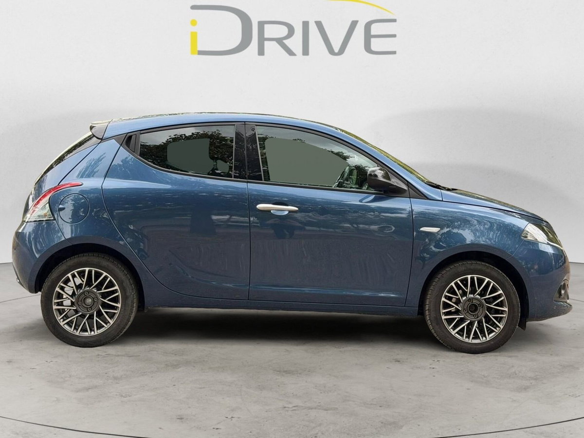 Lancia Ypsilon 1.0 FireFly 5 porte S&S Hybrid Ecochic A. Ferretti (5)