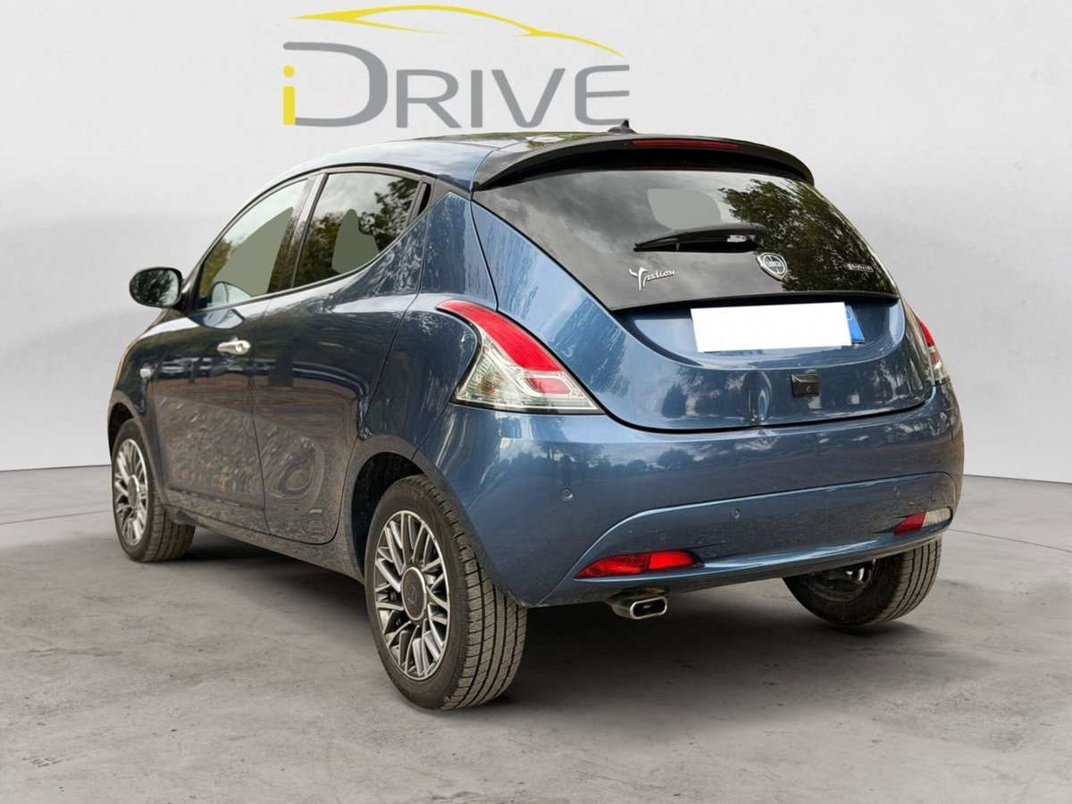 Lancia Ypsilon 1.0 FireFly 5 porte S&S Hybrid Ecochic A. Ferretti (7)